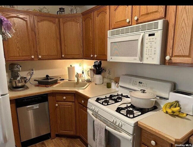 Foto del edificio - 57 Woodland Dr