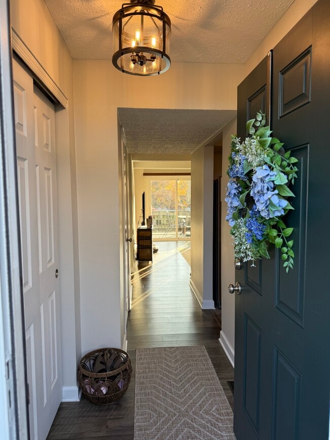 Foto del edificio - 6941 Dublin Village Dr