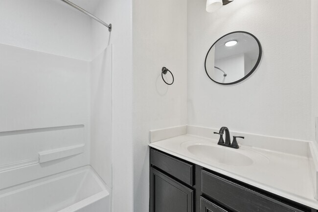 Building Photo - 7010 Dahlia Rd