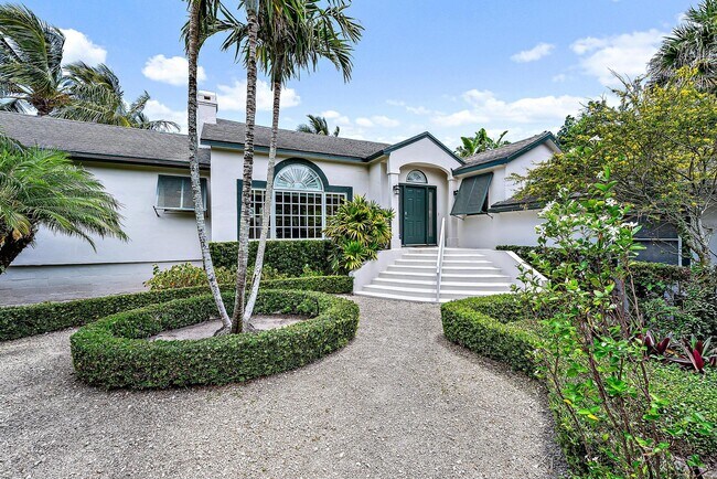 Building Photo - 5 N Beach Rd