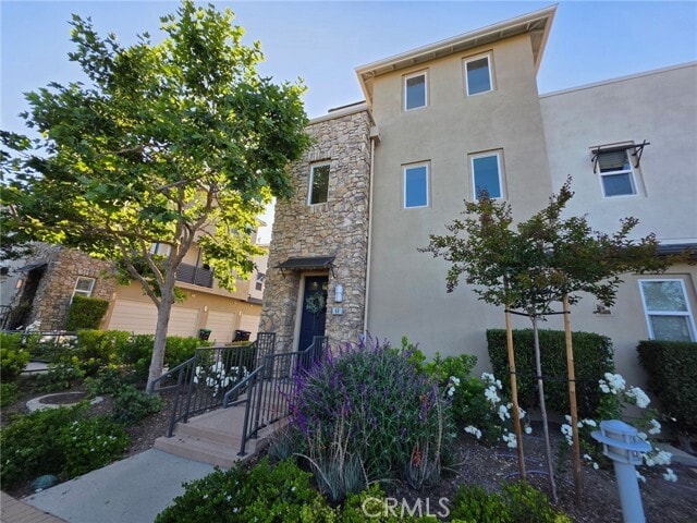 Building Photo - 40 Meridian Dr