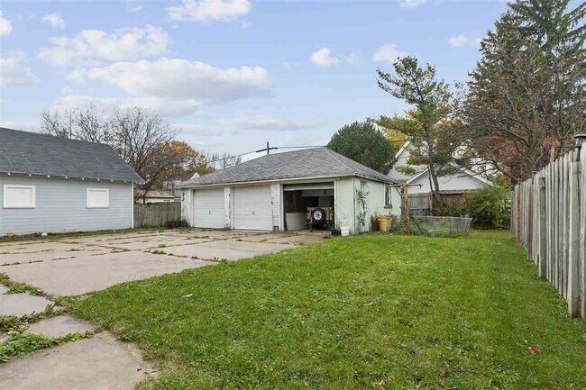 Garage - 1519 Jefferson St