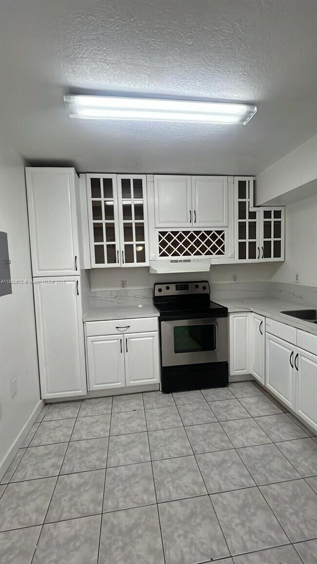 Building Photo - 15420 SW 81st Circle Ln