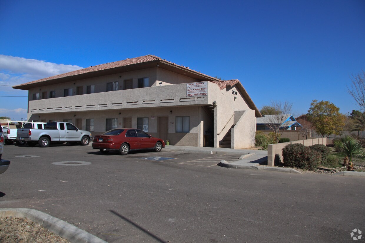 Building Photo - 2930 E Beck Ln