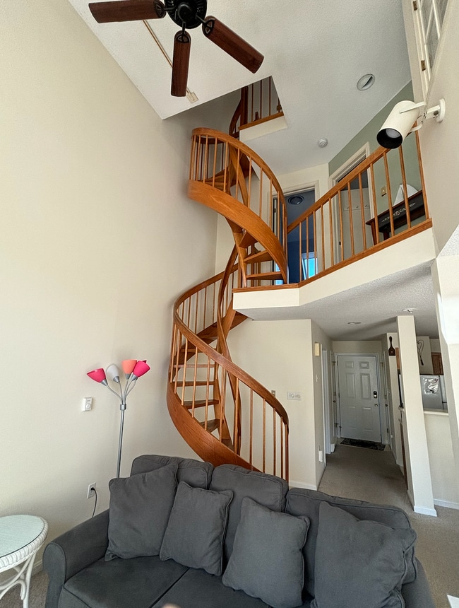 Photo - 146 W Grand Ave House