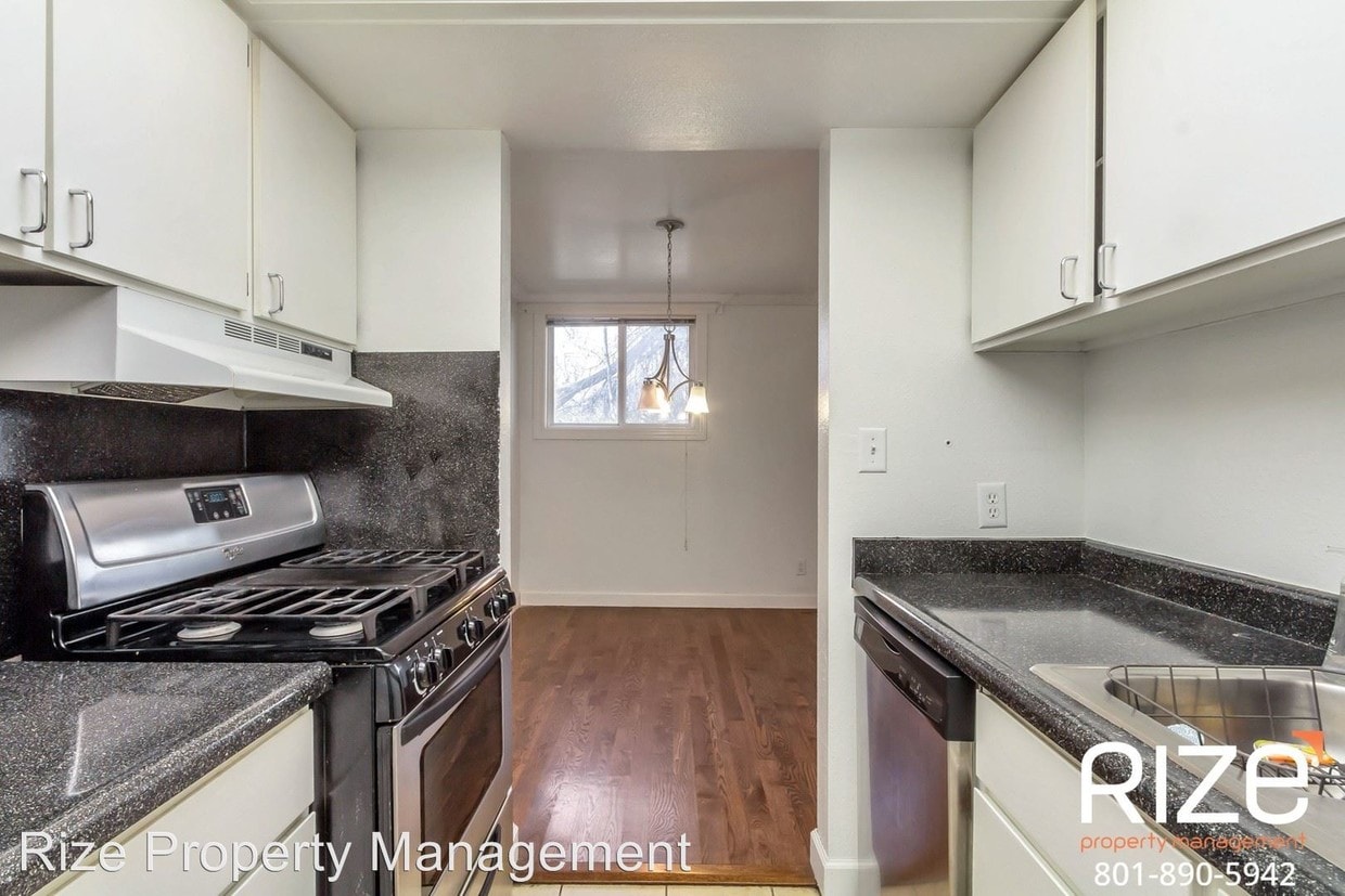 Primary Photo - 2 br, 2 bath House - 1156 S Foothill Dr #115