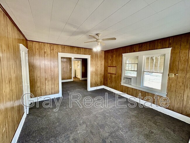 Building Photo - 531 N Francis Ave