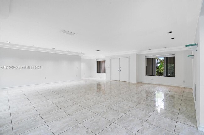 Foto del edificio - 20525 Highland Lakes Blvd