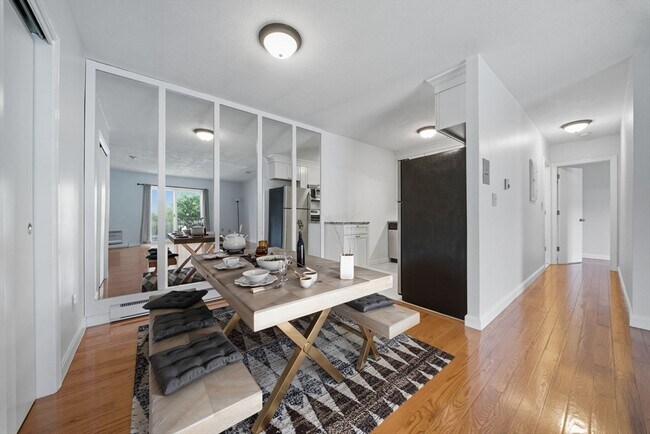 Foto del edificio - 808 Willard St