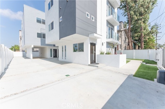 Foto principal - 6843 Haskell Ave