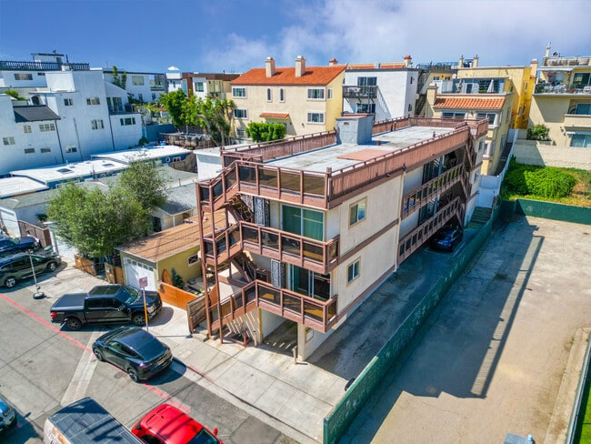 Building Photo - 851 Cypress Ave