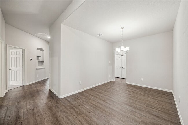 Building Photo - 935 Golden Willow Ln