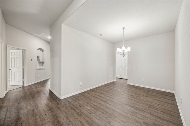 Foto del edificio - 935 Golden Willow Ln