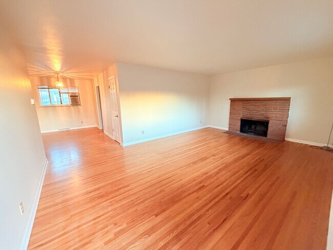 Photo - Amazing 3 Bed, 2 Bath Spacious Home with a...
