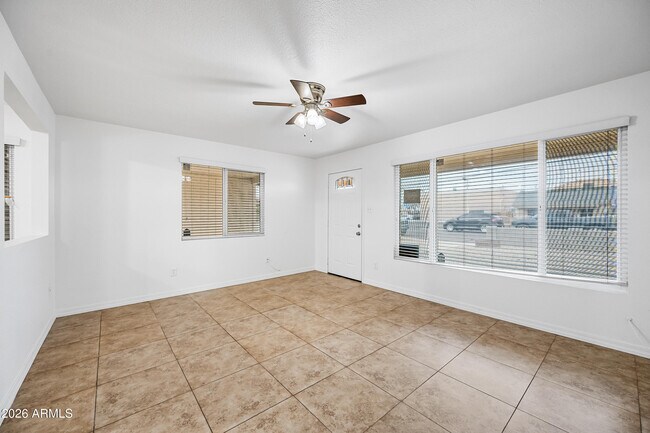 Foto del edificio - 4115 N 18th Dr