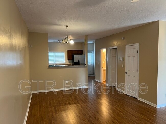 Building Photo - 300 Commons Dr