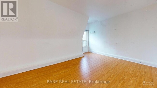 Building Photo - 640 Crawford St