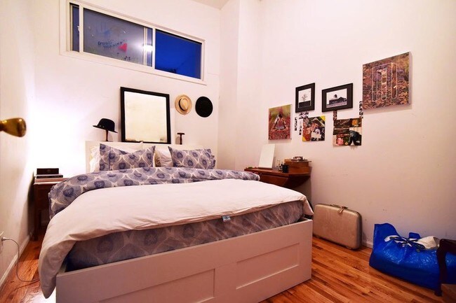 Foto del edificio - 535 Graham Ave