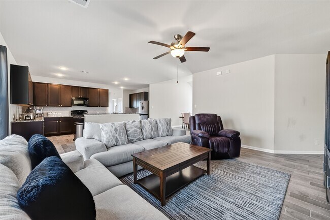 Foto del edificio - 2422 Agassiz Dr