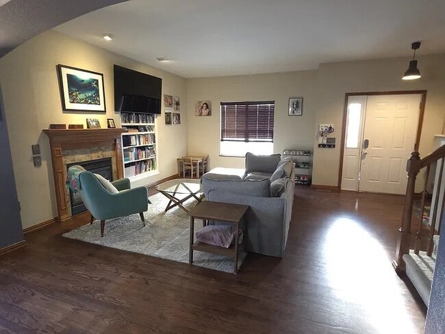 Building Photo - 5215 Stuart St