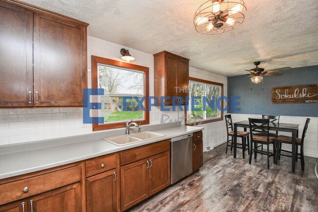 Foto del edificio - 217 N Needles Dr