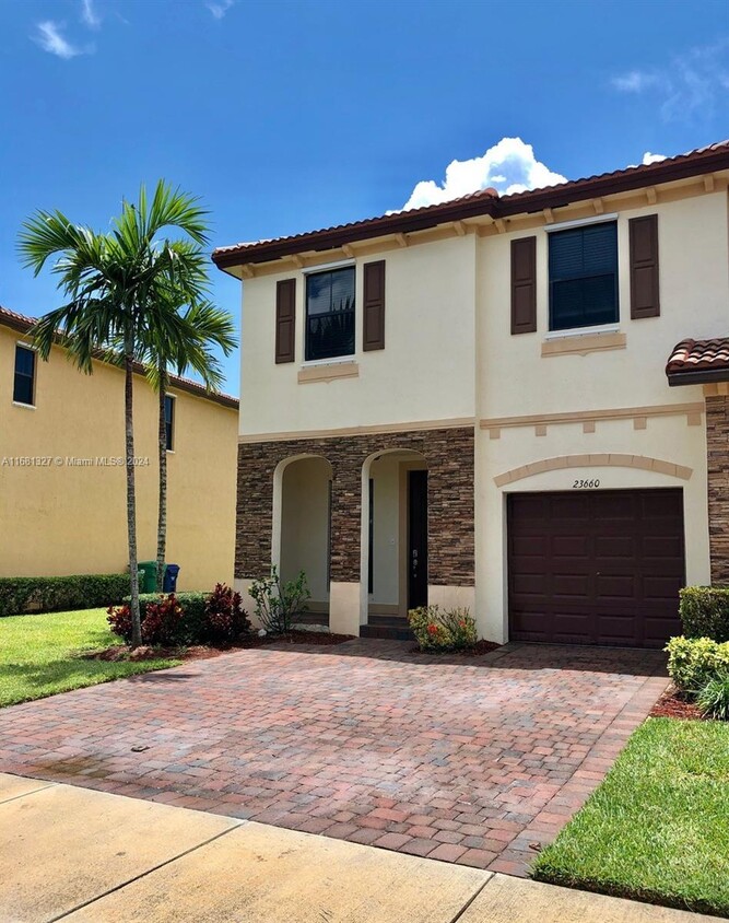 Foto principal - 23660 SW 118 Ave