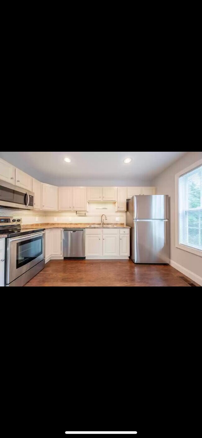 Building Photo - 1555 Providence Blvd NW