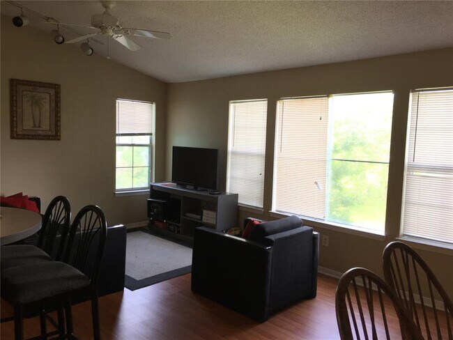 Foto del edificio - 2601 SW Archer Rd