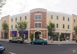 Building Photo - Apartments at Richmond Square