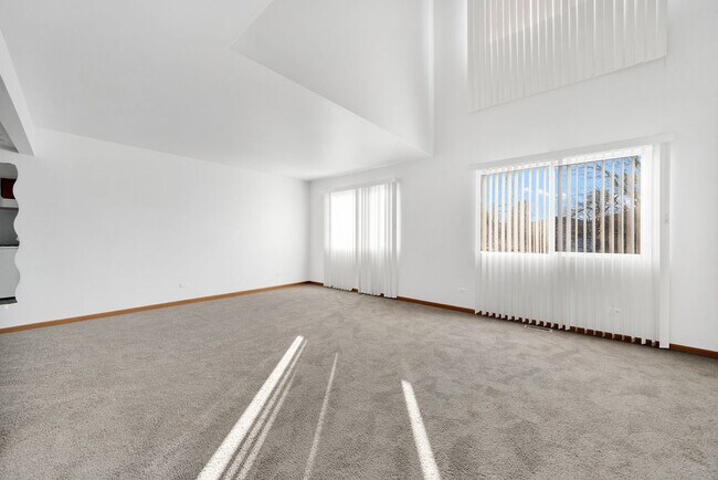 Foto del edificio - 7024 100th St