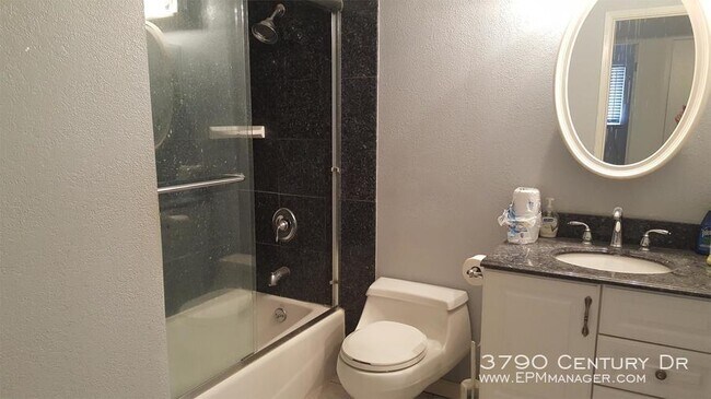 Foto del edificio - 3790 Century Dr