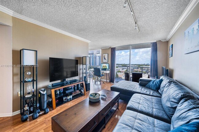 Foto del edificio - 1688 West Ave