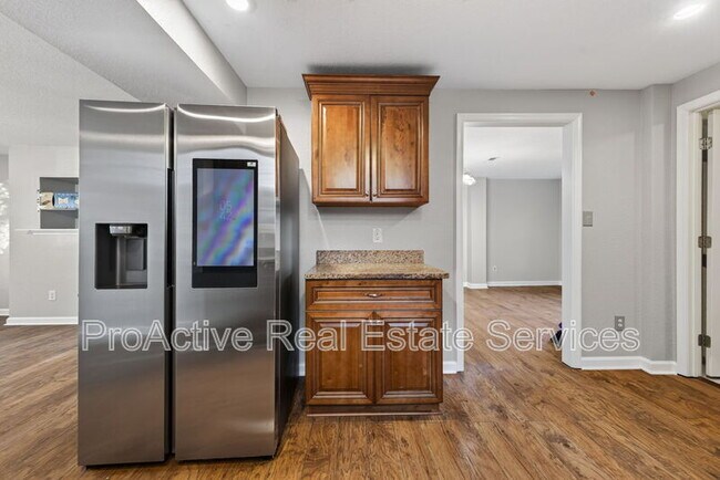 Foto del edificio - 1065 Lindenwood Ave
