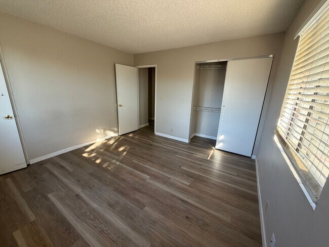 Foto del edificio - 4985 W 7th St