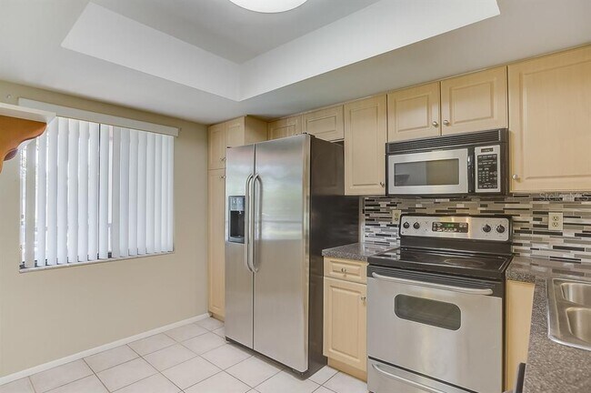 Building Photo - 7874 Eagle Creek Dr