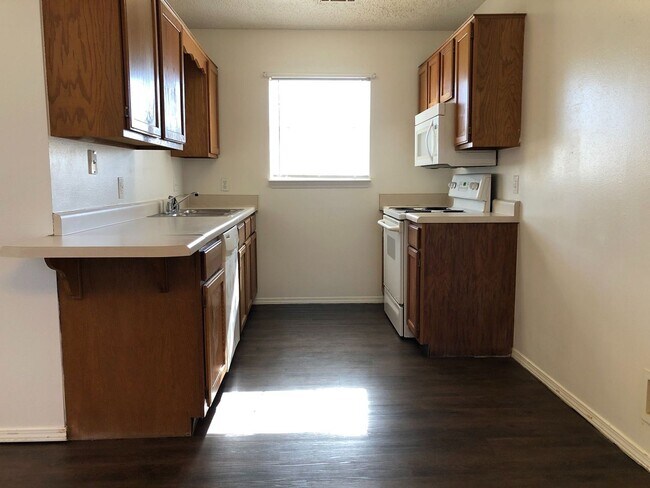 Building Photo - ***2509 Parkcrest***