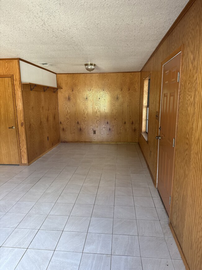 Foto del edificio - 110 N Crockett St