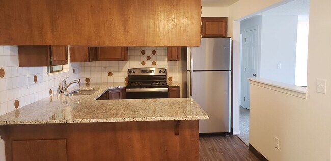 Foto del edificio - Nicely updated 3+ bedroom, 2 bath duplex