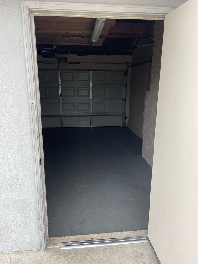 Foto del edificio - 3 Bedroom 2 Bath House Westminster, CA !