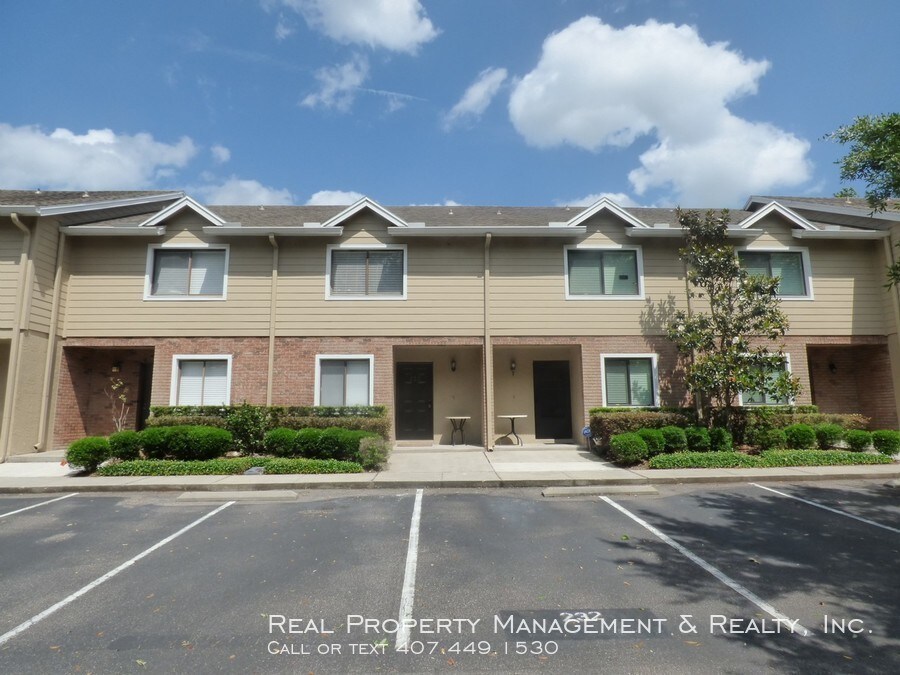 Foto principal - 2 BR / 2.5 BA Townhouse in Sandlewood Creek
