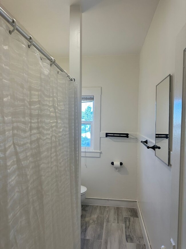 Foto del edificio - 1019 E 33rd St