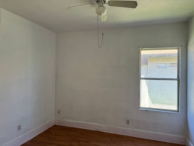Building Photo - Cute Home in Taft!