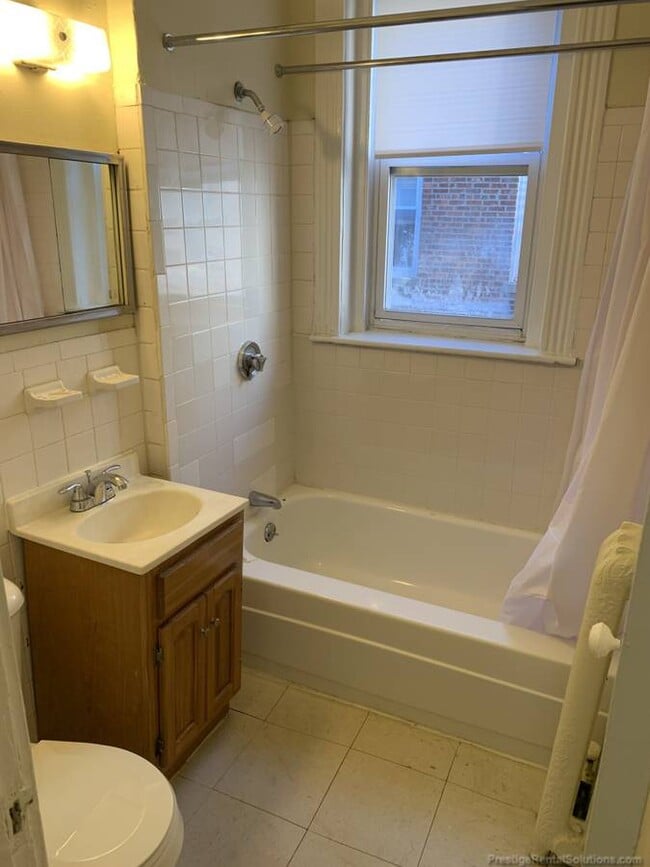 Building Photo - 25 Gardner St