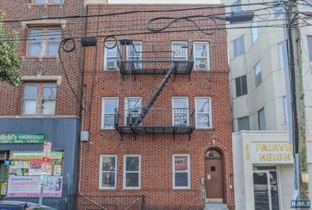 Primary Photo - 322 Anderson Ave