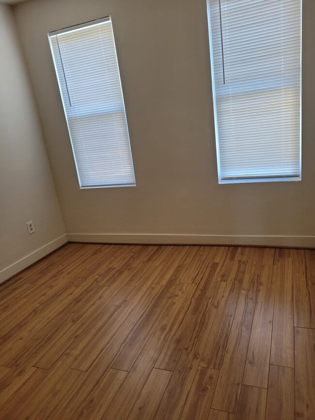 Building Photo - 1013 McKean Ave