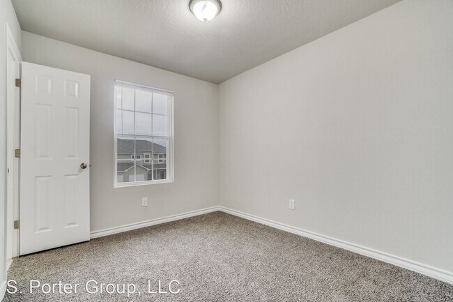Building Photo - 8335 Breezy Cove