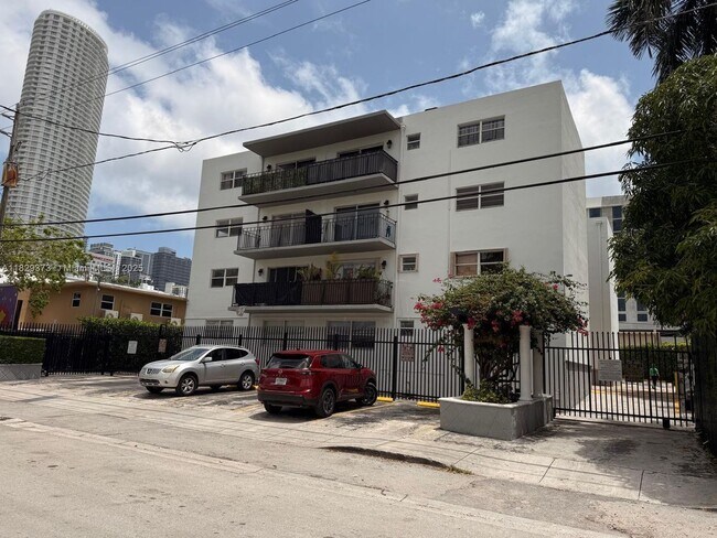 Foto del edificio - 444 SW 4th St