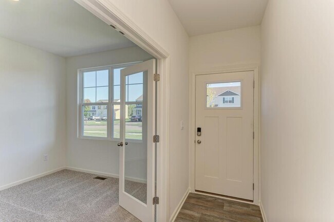 Building Photo - 13637 Palmetto Dr
