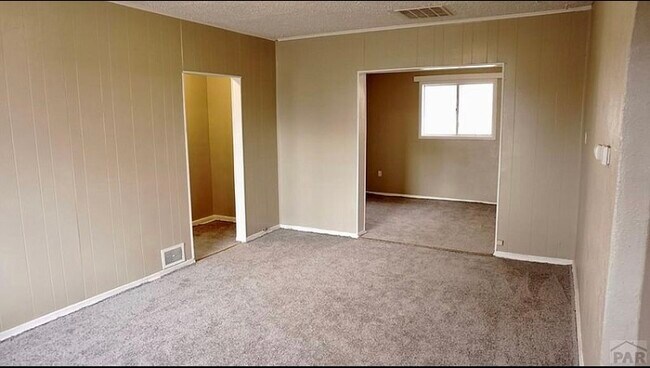 516 N Hudson Ave - 4