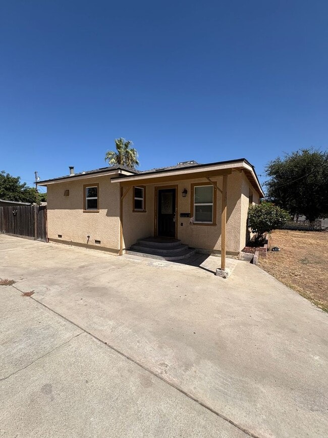 Building Photo - 151 N Villa Ave